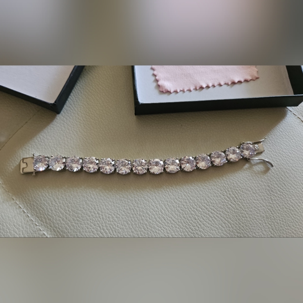 Elegant 18k White Gold Plated Tennis Bracelet